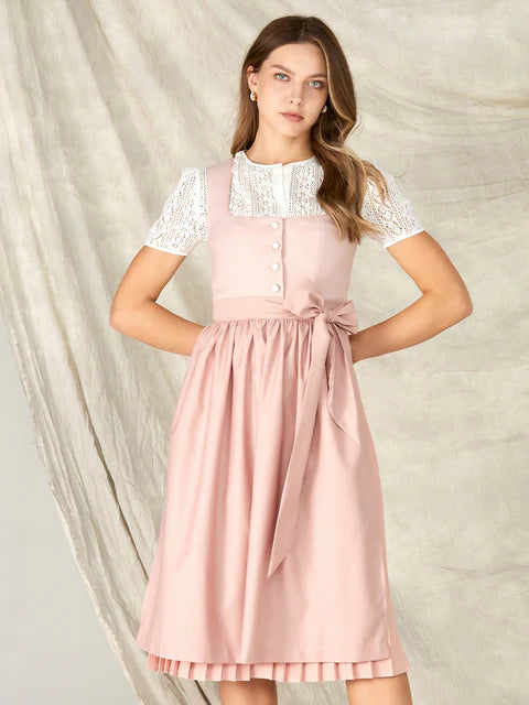 Dirndl: The variety of colors and styles